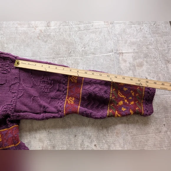 American Eagle design purple Sweater size Small - Picture 8 of 8